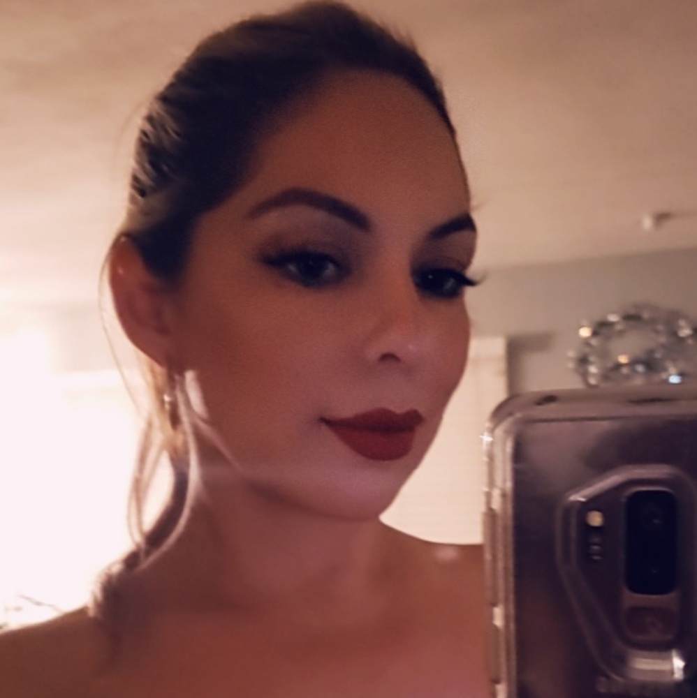Meet your Posher, Vanessa